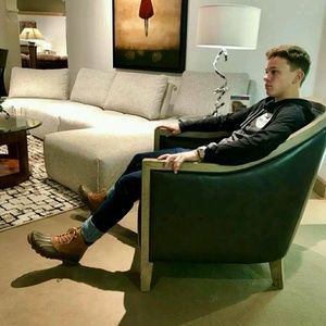 Meet your Posher, Ethan